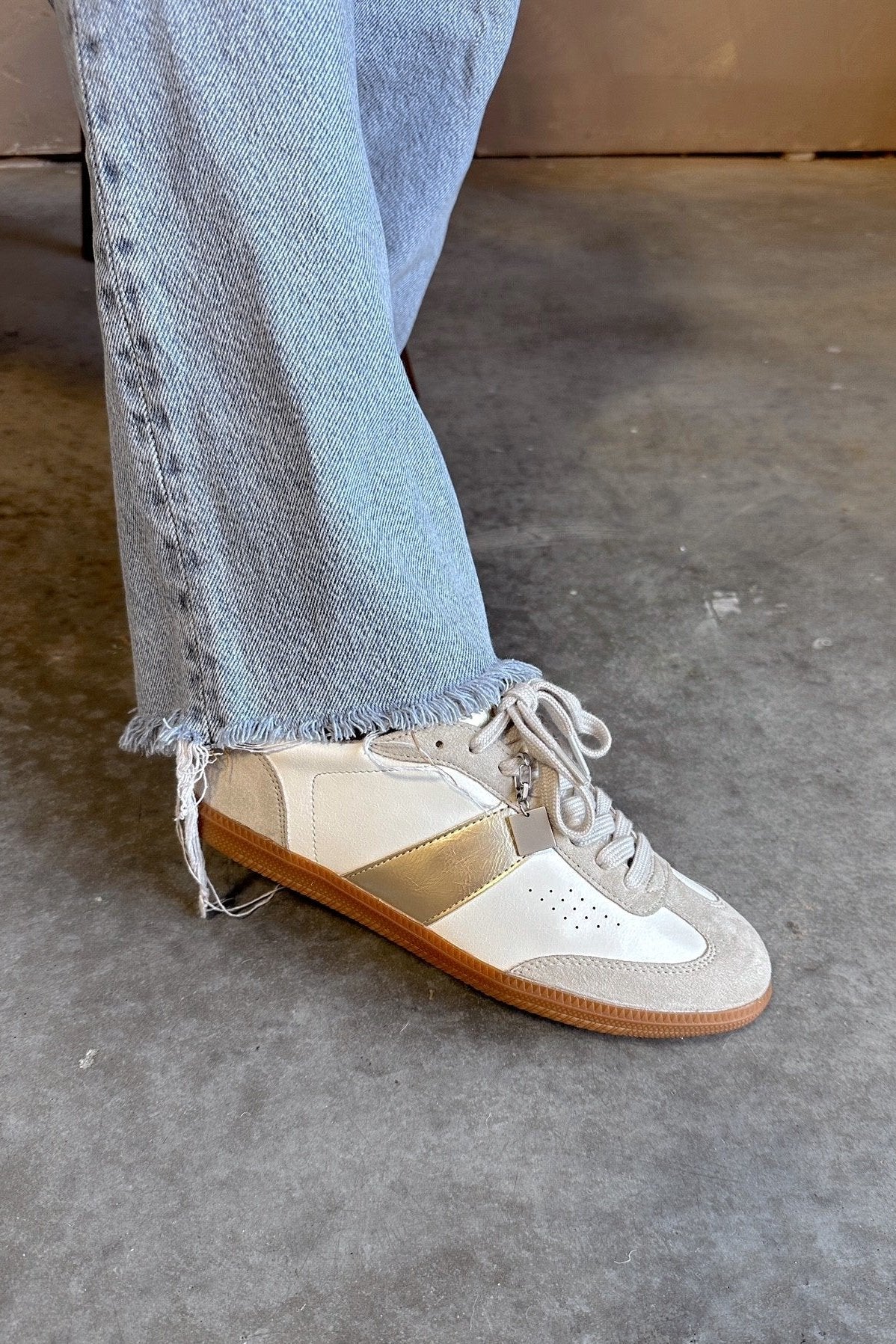 Sydney Gold Sneaker - Image 2
