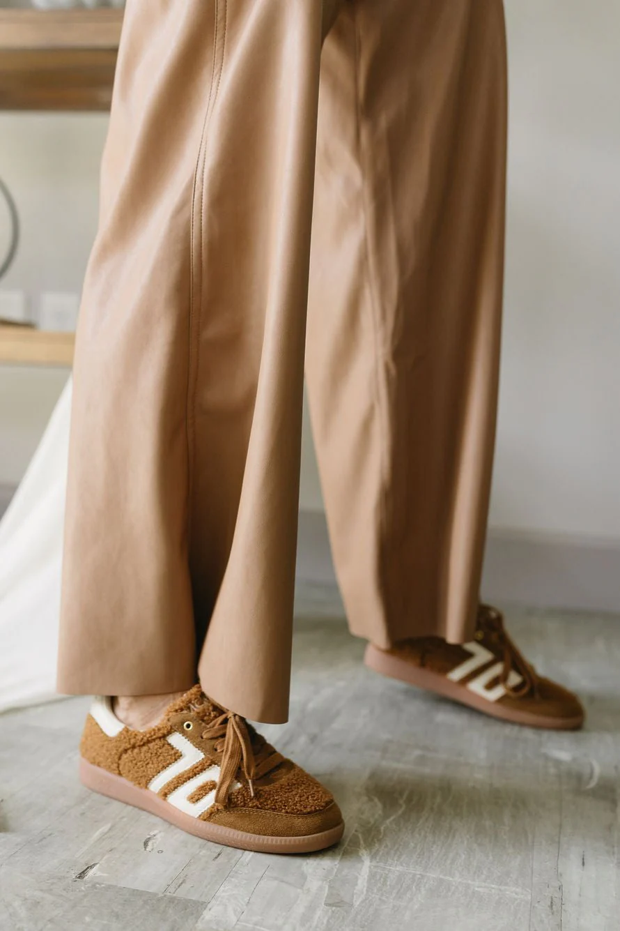 Back 70 Teddy Tobacco White Sneaker - Image 2