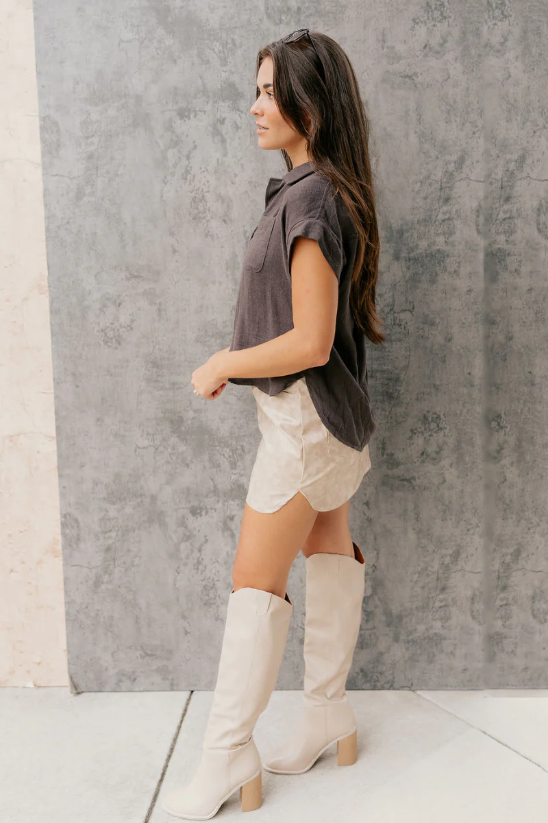 Teri Grey Front Pocket Short Sleeve Top - Image 7
