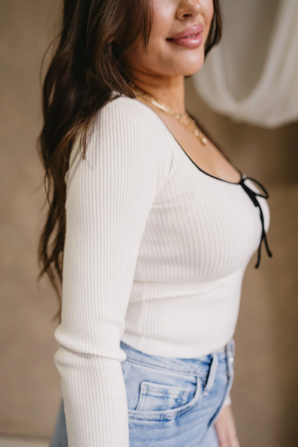 Valeria Ivory & Black Bow Long Sleeve Top - Image 6