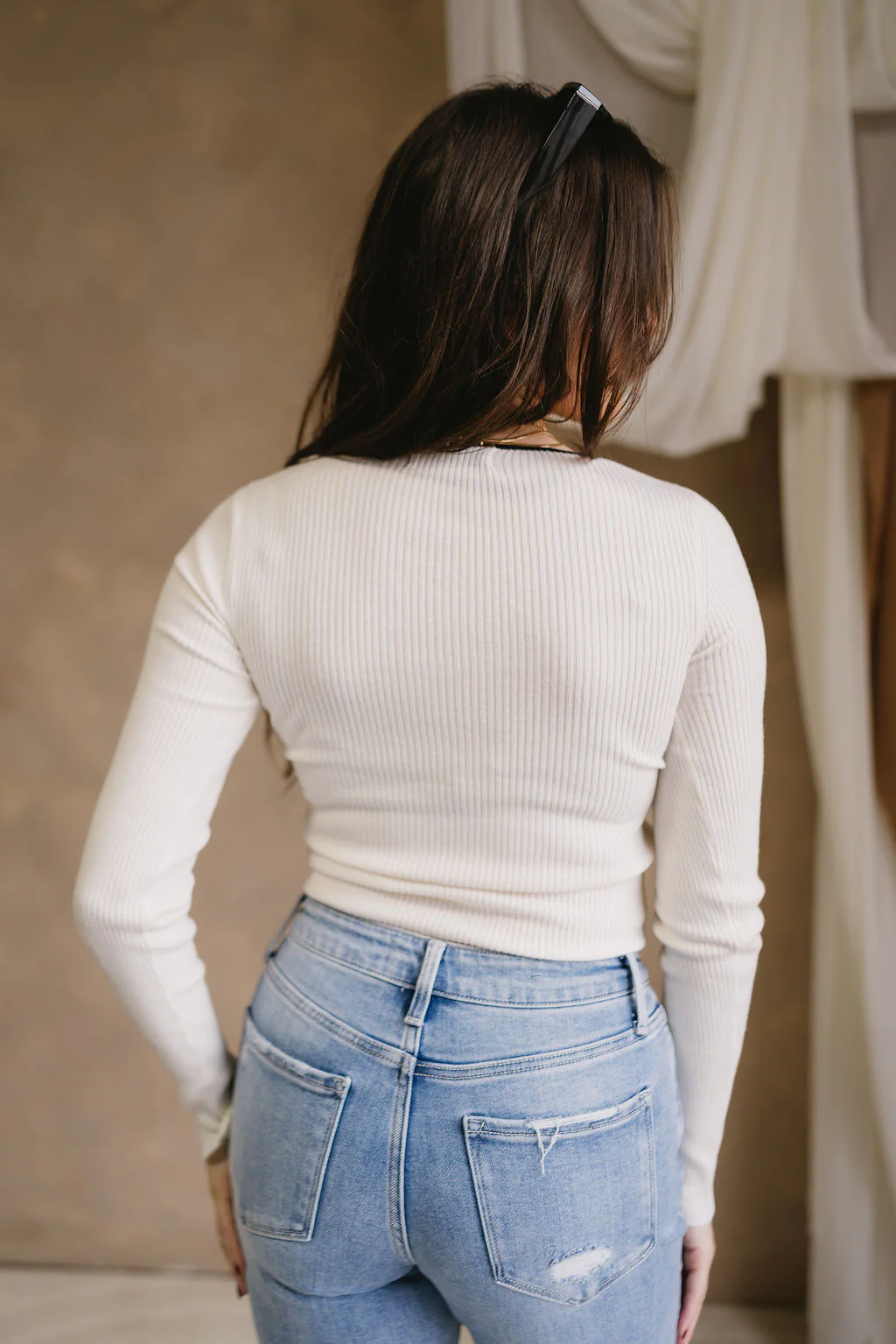 Valeria Ivory & Black Bow Long Sleeve Top - Image 7