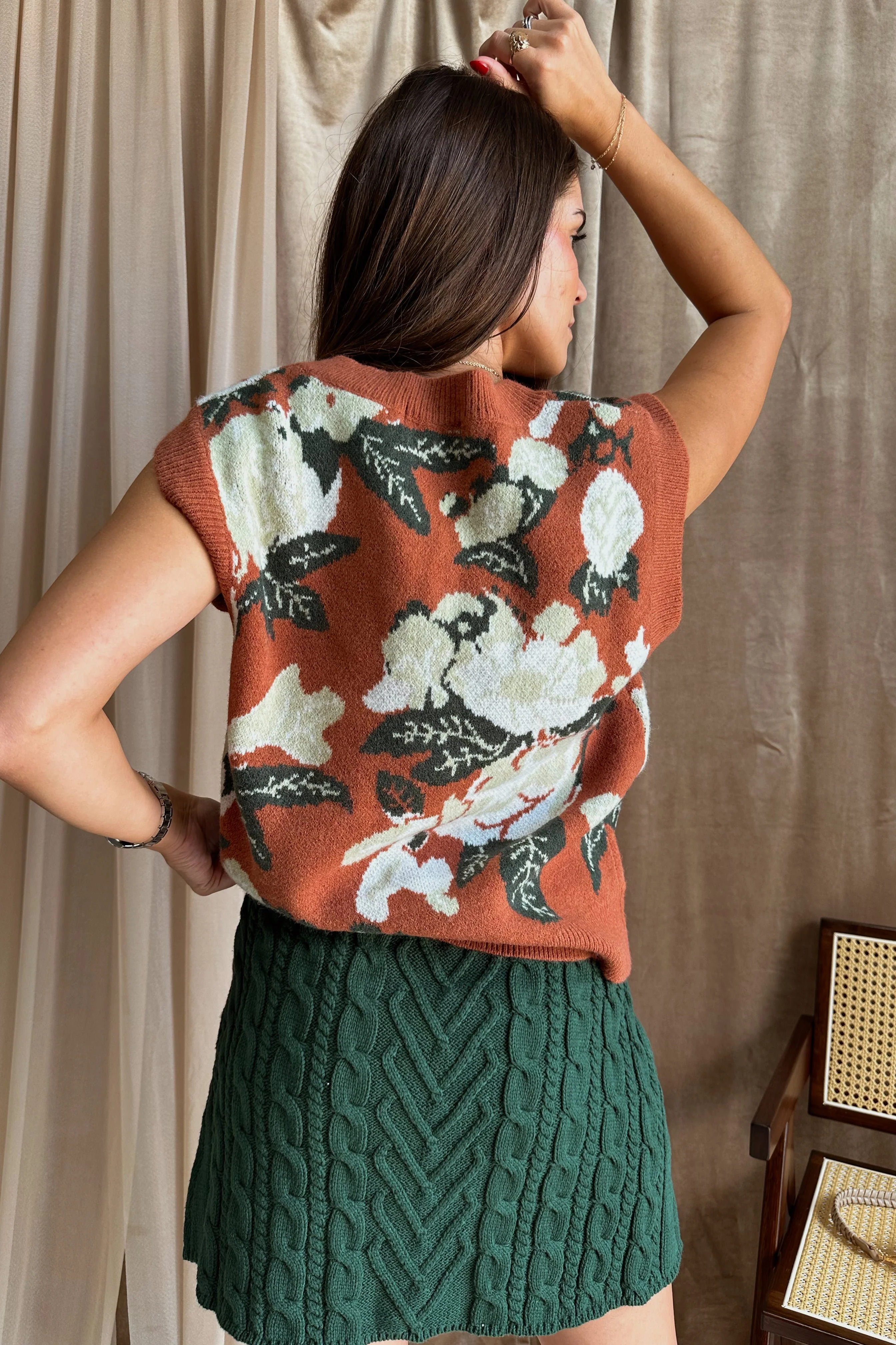 Veda Rust Floral Sweater Vest - Image 9