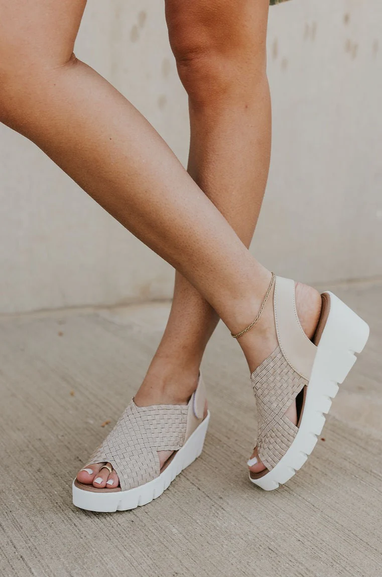 Venti Beatrice Sandal in Light Gold
