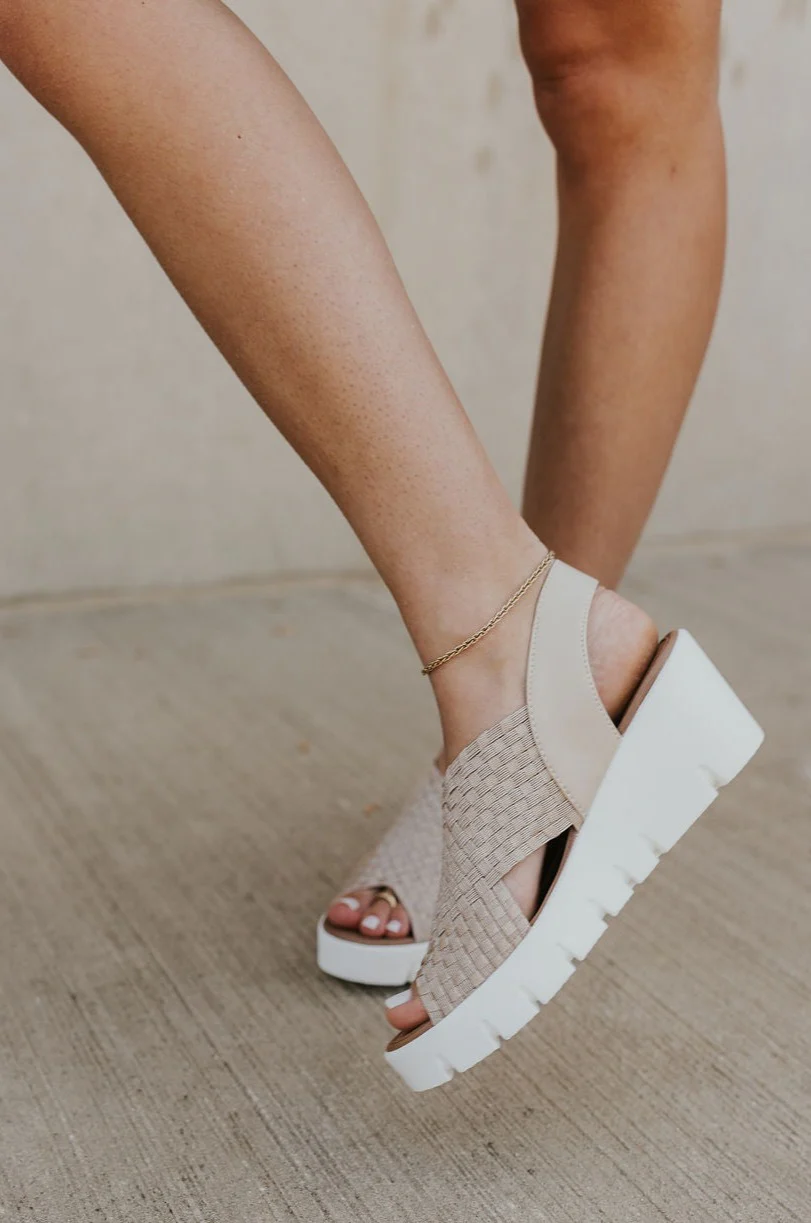 Venti Beatrice Sandal in Light Gold - Image 2