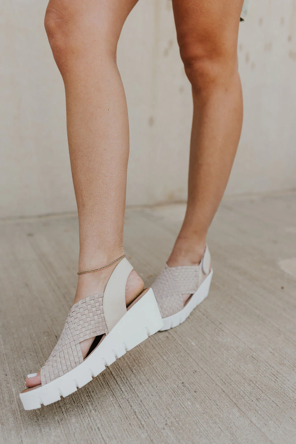 Venti Beatrice Sandal in Light Gold - Image 4