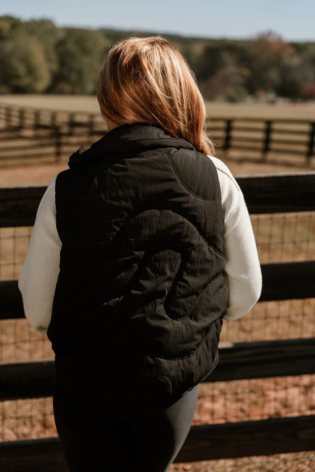 Vera Black Puffer Zip-Up Vest - Image 4