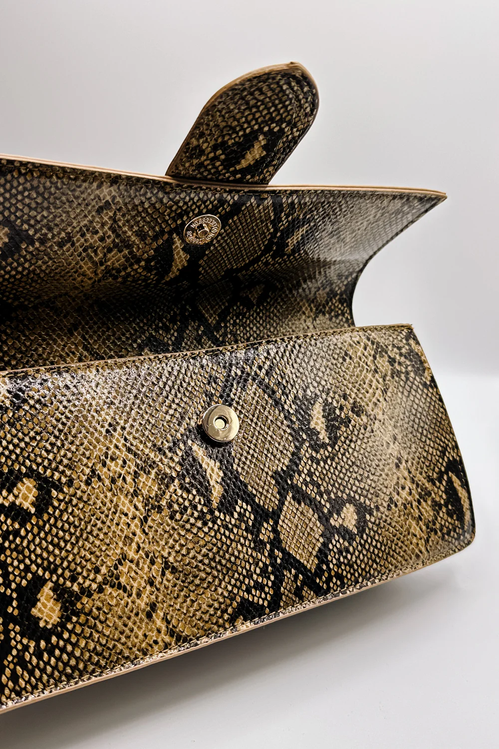 Violet Snake Adjustable Strap Purse - Image 4