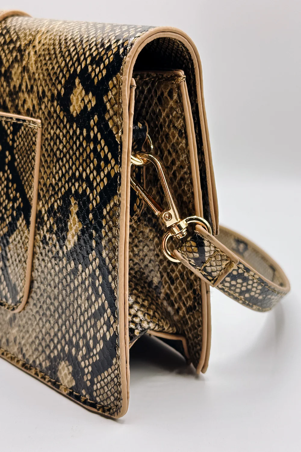 Violet Snake Adjustable Strap Purse - Image 5
