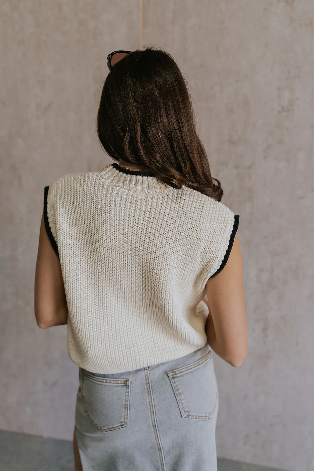 Vivian Ivory & Navy Knit Sleeveless Sweater - Image 4