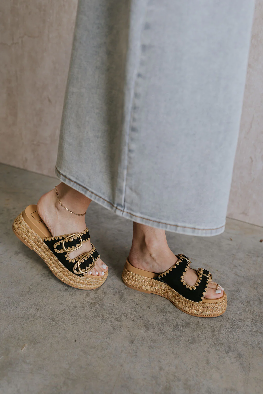 Wanika Sandal in Onyx