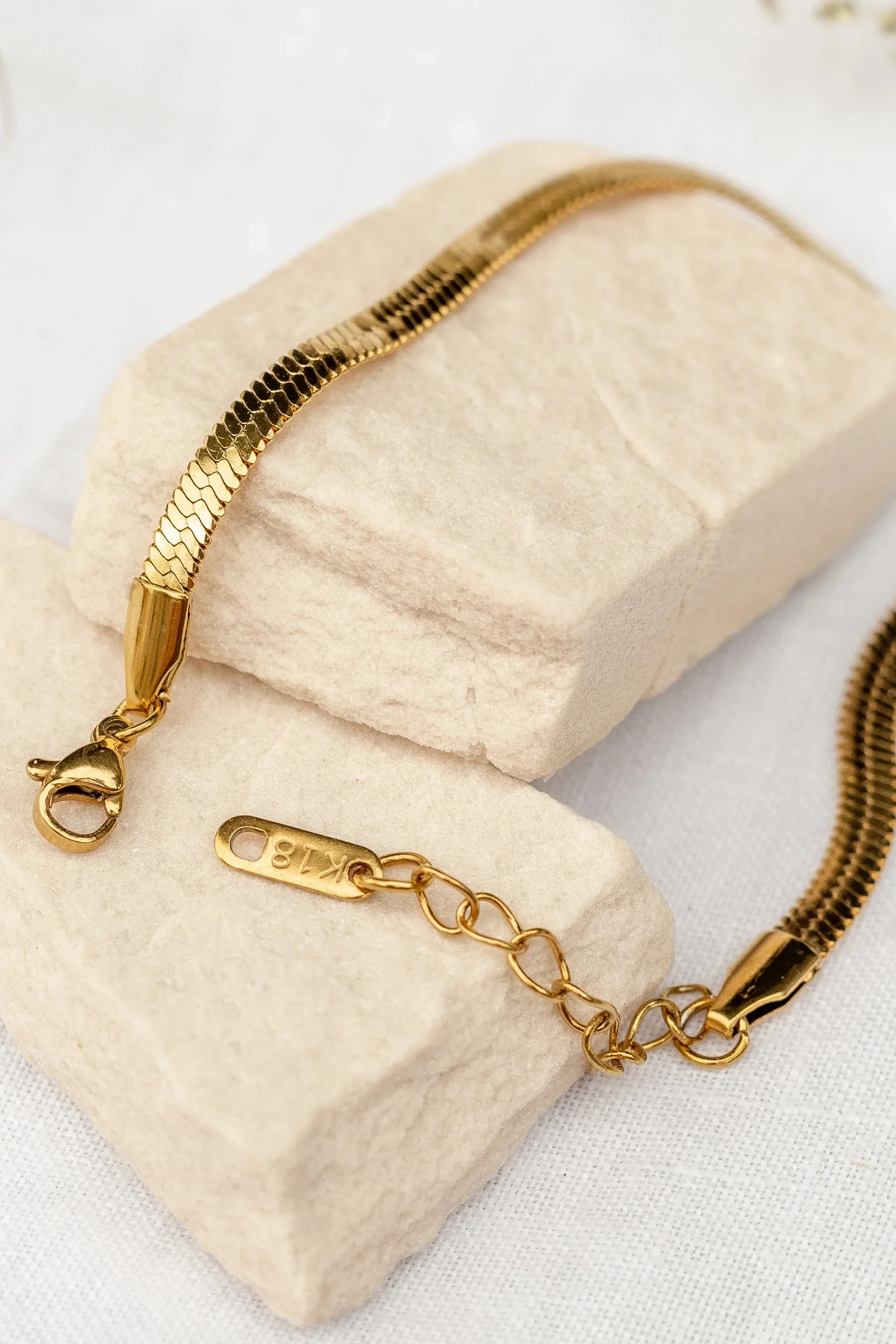 ALCO Weekender Gold Necklace - Image 3