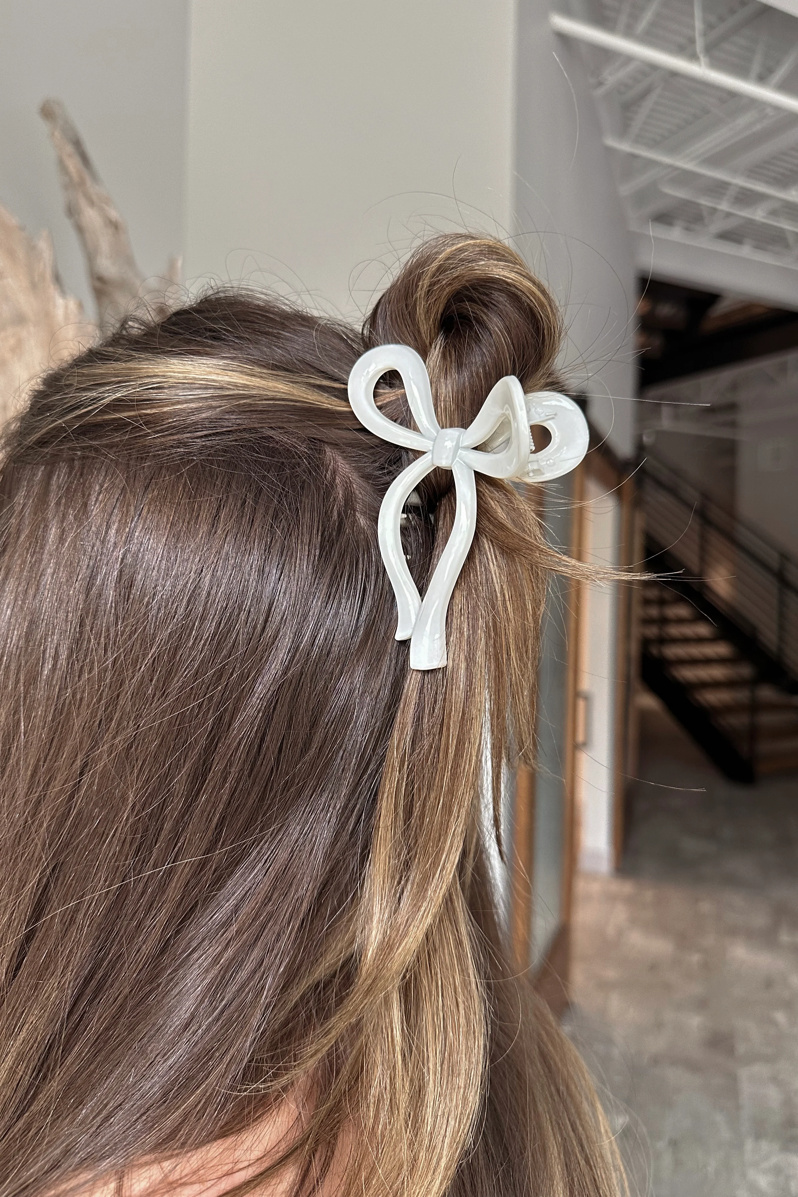 Zoey Bow Claw Clip - Image 10