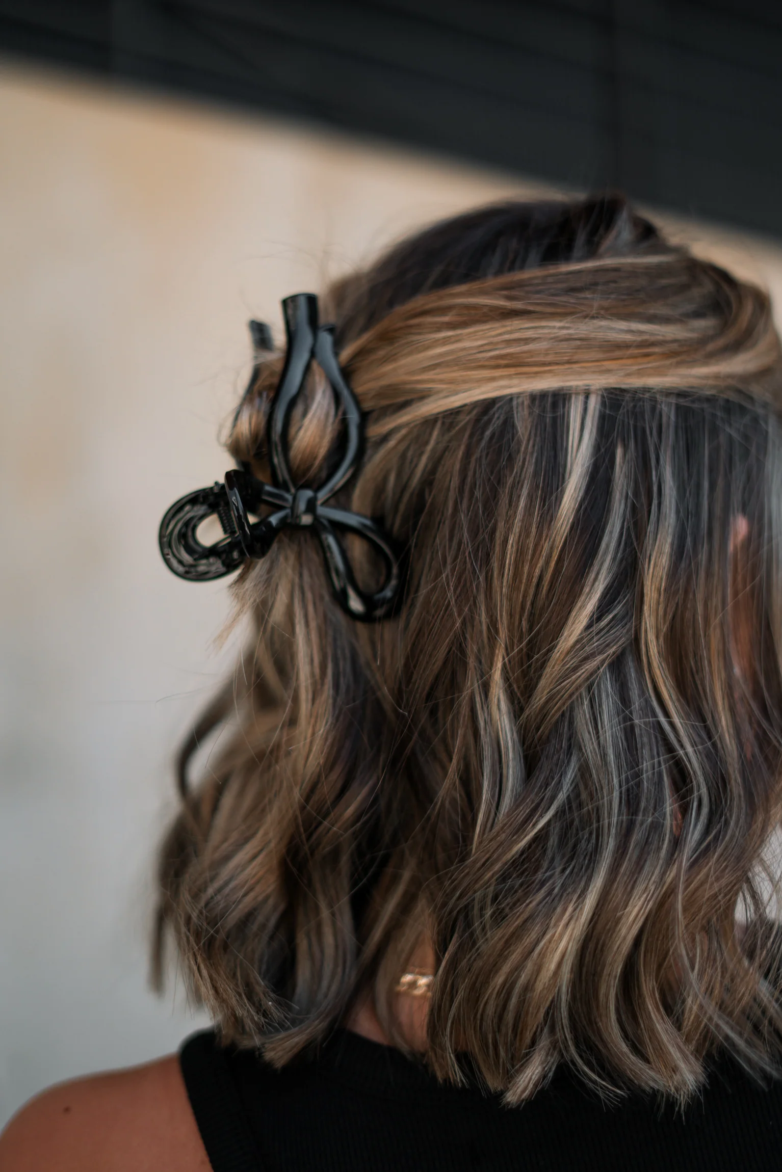 Zoey Bow Claw Clip - Image 5