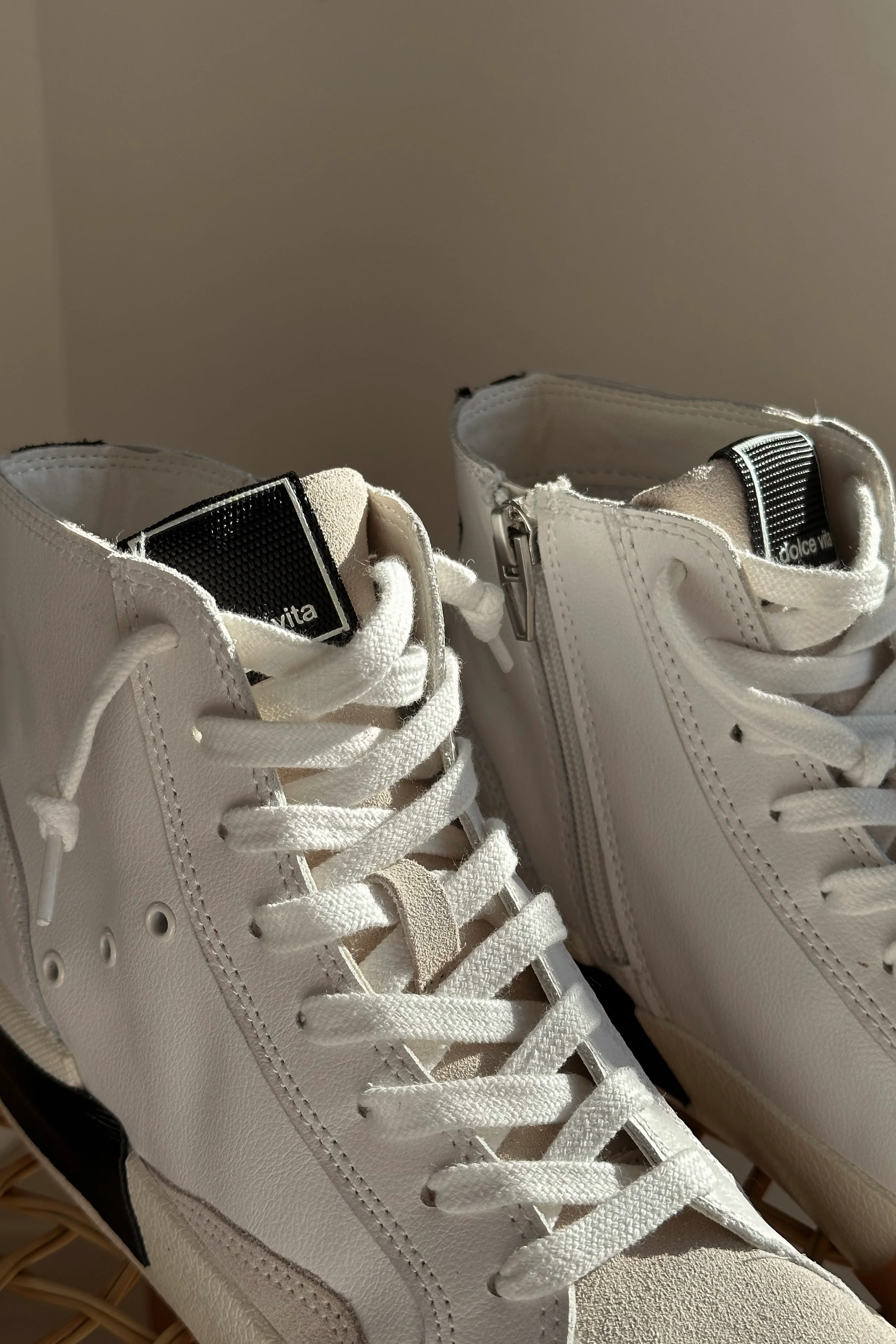 Dolce Vita Zohara Sneaker in White Black Leather - Image 5