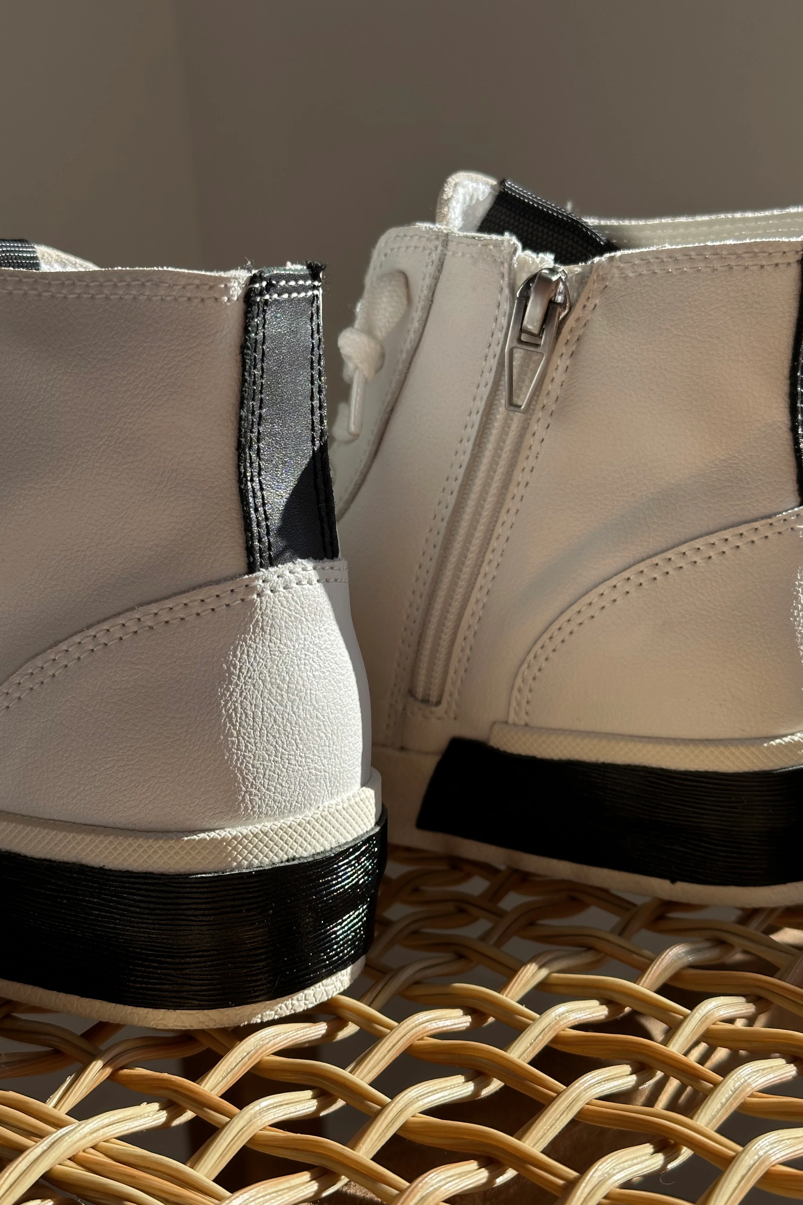Dolce Vita Zohara Sneaker in White Black Leather - Image 6